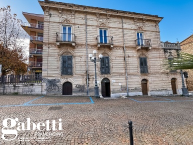 Foto Magazzino in Piazza FRANCESCO CRISPI 1, Sant'Agata di Militello Centro