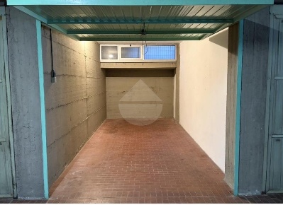Foto Box in Viale Toscana, Firenze Novoli di 15 m² con 1 locali in affitto