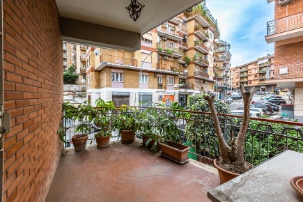 Foto Appartamento in Via Raffaele Paolucci, Roma Monteverde Nuovo di 120 m²