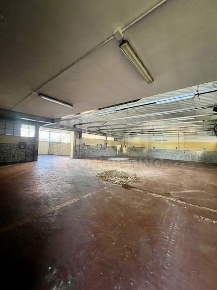 Foto Capannone industriale in Via Monti, Monza Amati - Stadio di 380 m²