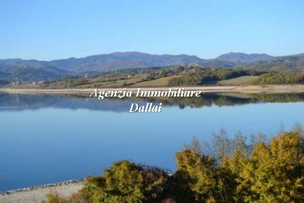 Foto Casa indipendente in Via del Lago, Barberino di Mugello di 100 m²