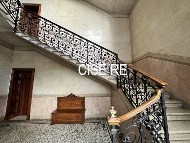Foto Appartamento in VIA MASCHERONI, Milano Pagano di 242 m² con 7 locali