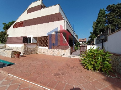 Foto Villa a schiera in Via Corona Australe, Ardea Colle Romito di 190 m²