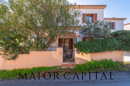 Foto Villa a schiera in via Feronia 19, Posada Centro di 120 m² in vendita