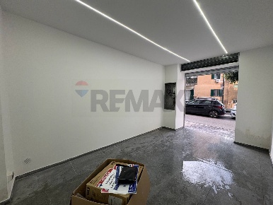 Foto Locale commerciale in via Eugenio Siciliano 8, Nocera Inferiore