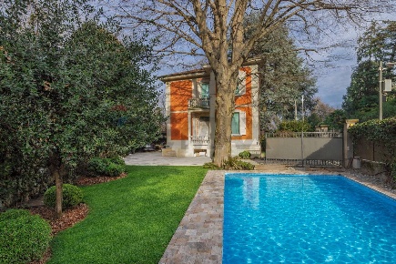 Foto Villa unifamiliare in Viale Ippodromo 1, Varese Ippodromo - San Gallo