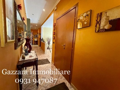 Foto Appartamento a Canicattini Bagni di 120 m² con 4 locali in vendita