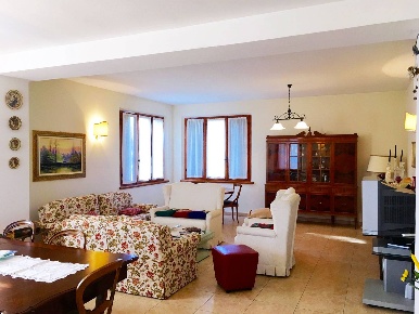 Foto Casa indipendente in Via Della Ginestra, Ferrara Quartesana di 370 m²