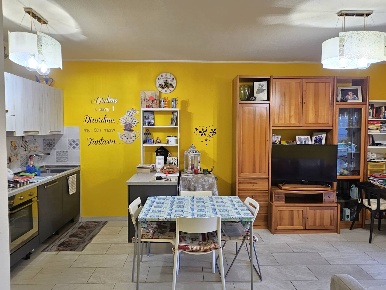 Foto Appartamento in Via Marzabotto, Genova Granarolo di 58 m² con 4 locali