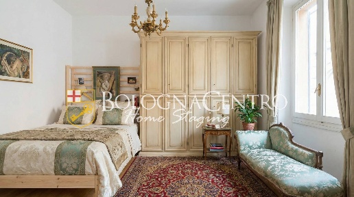 Foto Appartamento in Via San Vitale, Bologna Centro Storico di 100 m²