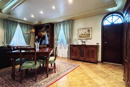 Foto Villa unifamiliare in Via Sambucia, Palermo Olio di Lino di 247 m²