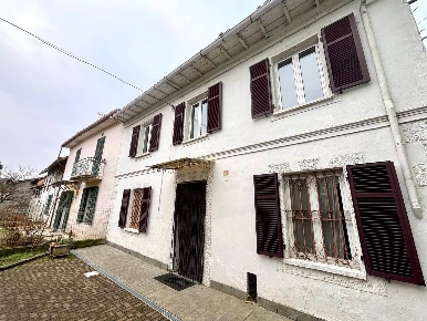 Foto Casa indipendente a Carentino di 120 m² con 5 locali in vendita