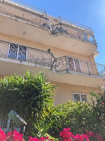 Foto Appartamento a Sant'Anastasia Centro di 90 m² con 4 locali in vendita