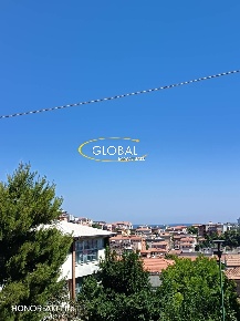Foto Appartamento a Ancona Adriatico di 120 m² con 4 locali in vendita