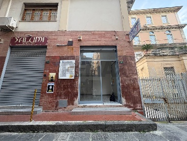 Foto Locale commerciale in via Publio Sizio, Nocera Inferiore di 25 m²