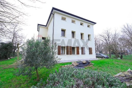 casa indipendente in vendita a Tribano in zona San Luca