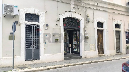 Foto Locale commerciale a Monopoli Centro di 30 m² con 1 locali in vendita