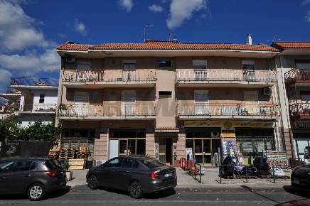 Foto Appartamento a Mascali Centro di 100 m² con 3 locali in vendita