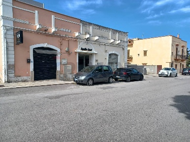 Foto Locale commerciale a Monopoli Centro di 109 m² con 1 locali in vendita