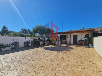 Foto Villa unifamiliare in via napoli 82, Ardea Nuova Florida di 120 m²