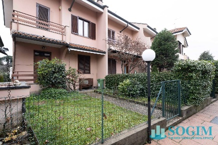 Foto Villa a schiera in via maria grazia deledda 1, Agrate Brianza Centro