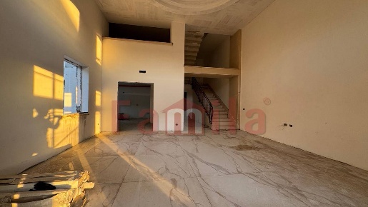 Foto Villa unifamiliare a Quadrelle di 300 m² con 5 locali in vendita