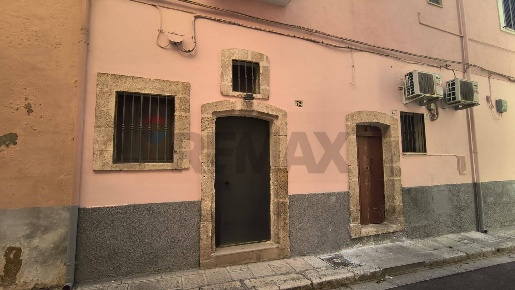 Foto Casa indipendente a Monopoli Centro di 32 m² con 1 locali in vendita