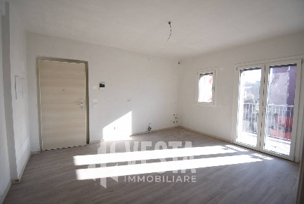 Foto Appartamento in Via Cerri, Merate Centro di 62 m² con 2 locali