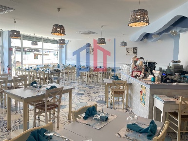 Foto Attività commerciale in VIA DEI CASTELLI ROMANI 24, Pomezia di 205 m²