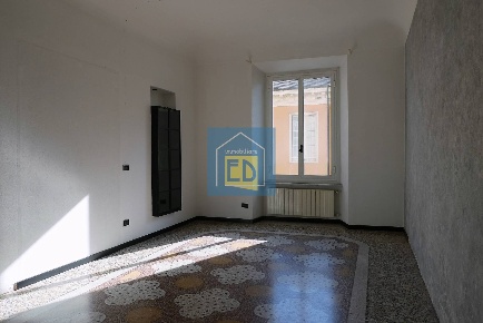 Foto Appartamento in Piazza Sisto IV 1, Savona Centro Storico di 172 m²