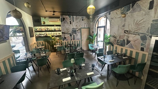 Foto Attività commerciale a San Benedetto del Tronto di 150 m² con 2 locali