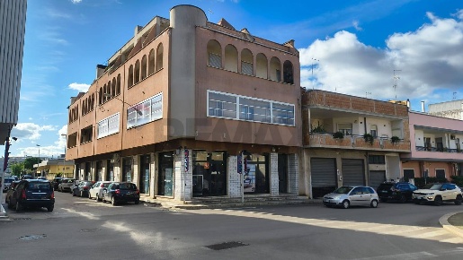 Foto Locale commerciale a Conversano Centro di 670 m² in vendita