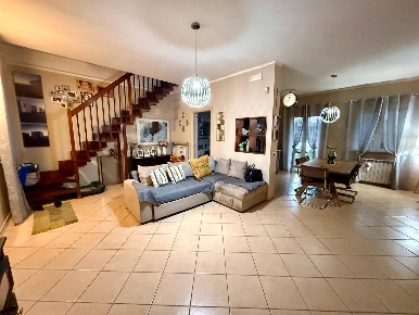 Foto Villa a schiera a Casal Cermelli di 130 m² con 6 locali in vendita