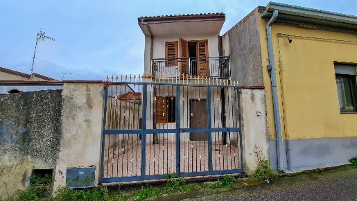 Foto Casa indipendente in Via Somma 3b, Nicolosi di 108 m² con 4 locali
