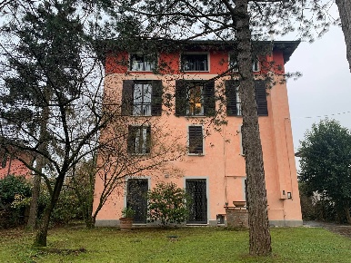 Foto Casa indipendente a Mantova Belfiore di 574 m² con 10 locali