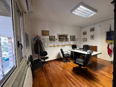 Foto Ufficio in Via Vittorio Veneto, La Spezia Ospedale di 100 m²