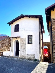 Foto Rustico in Piazza dell'assunta, Pieve di Teco Trovasta di 100 m²