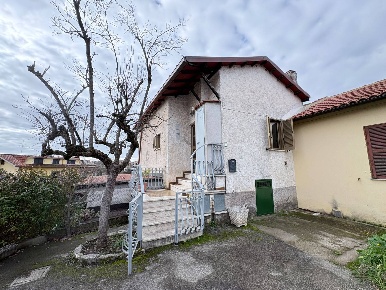 Foto Casa indipendente in Largo delle Sorgenti, Monterotondo di 55 m²