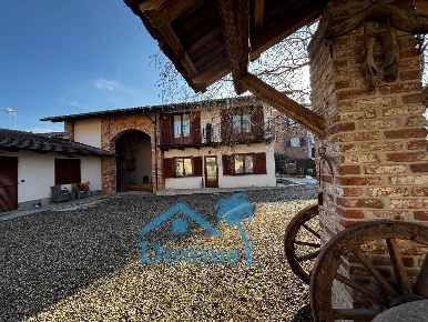 Foto Villa unifamiliare in via Umberto I, Piscina di 80 m² con 4 locali