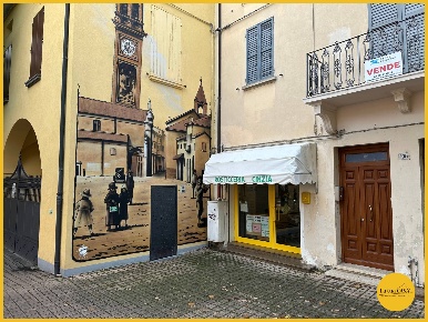 Foto Locale commerciale in Corso Giuseppe Mazzini 193, Molinella di 30 m²