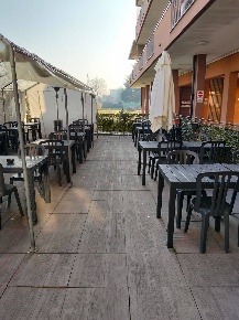 Foto Bar a Saronno di 70 m² con 3 locali in vendita