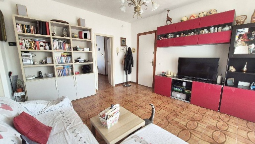 Foto Appartamento in Via dei Lecci 96, Viareggio di 98 m² con 5 locali