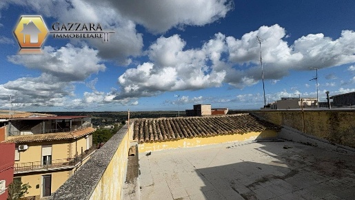 Foto Casa indipendente in via Magenta, Canicattini Bagni di 130 m²