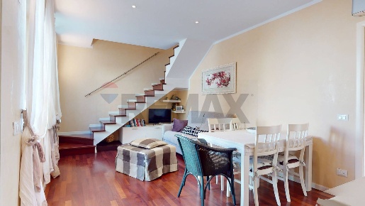 Foto Appartamento in via Roma 10, Viareggio Lungomare di 82 m² con 4 locali