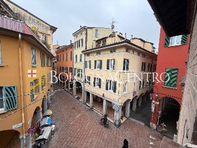Foto Appartamento in Via Alfredo Testoni, Bologna Centro Storico di 114 m²