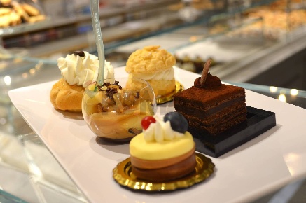 Foto Attività commerciale a Monopoli Centro di 120 m² con 4 locali