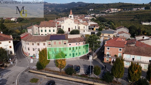 Foto Case semi ndipendenti a Soave di 320 m² con 11 locali in vendita