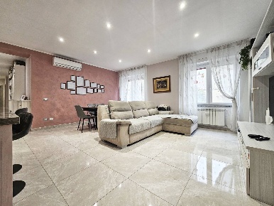 Foto Appartamento in via Mazzini 41, Olgiate Olona di 150 m² con 3 locali