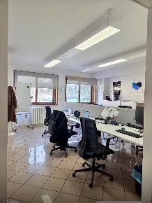 Foto Ufficio in Via Circumvallazione, Avellino Centro Storico di 100 m²