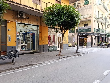 Foto Locale commerciale in VIA FUCILARI 58, Nocera Inferiore di 18 m²